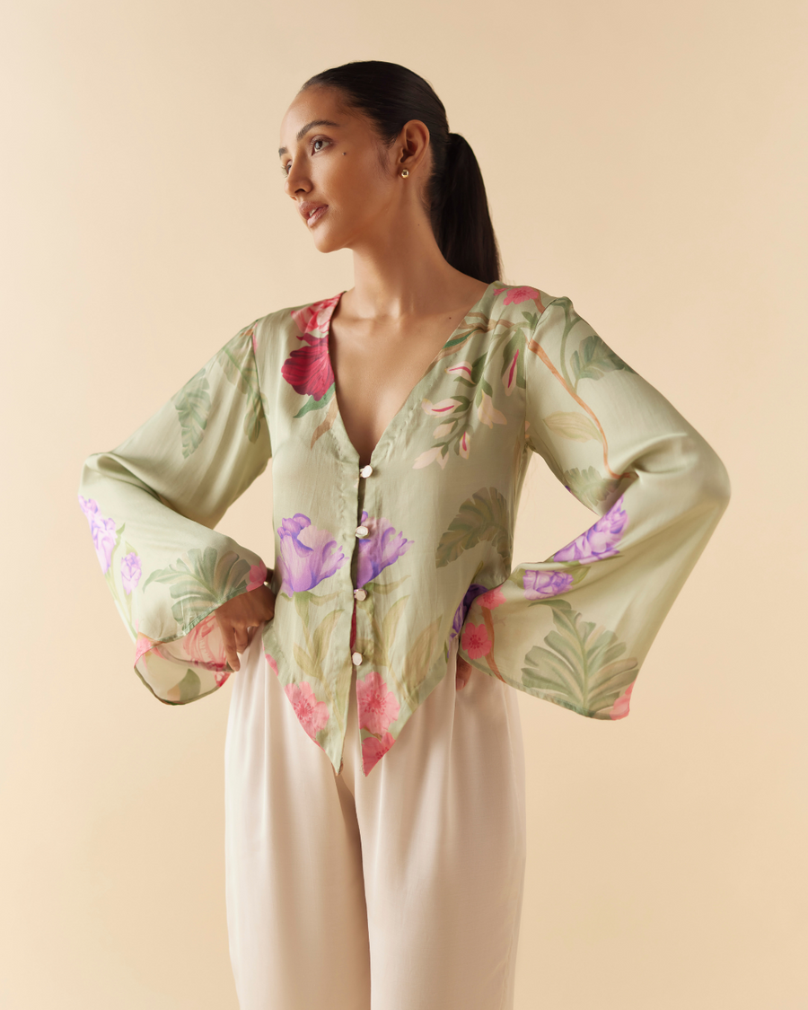 V Lounge Shirt in Green Floral Dream