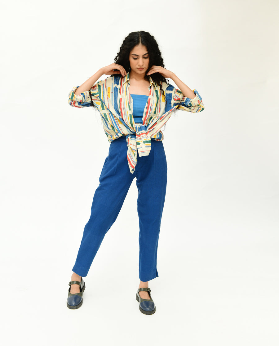 Knotted shirt style