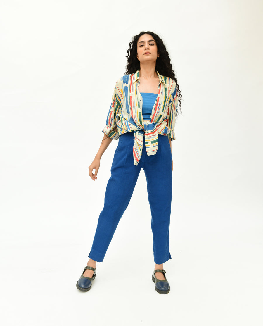 Knotted shirt style