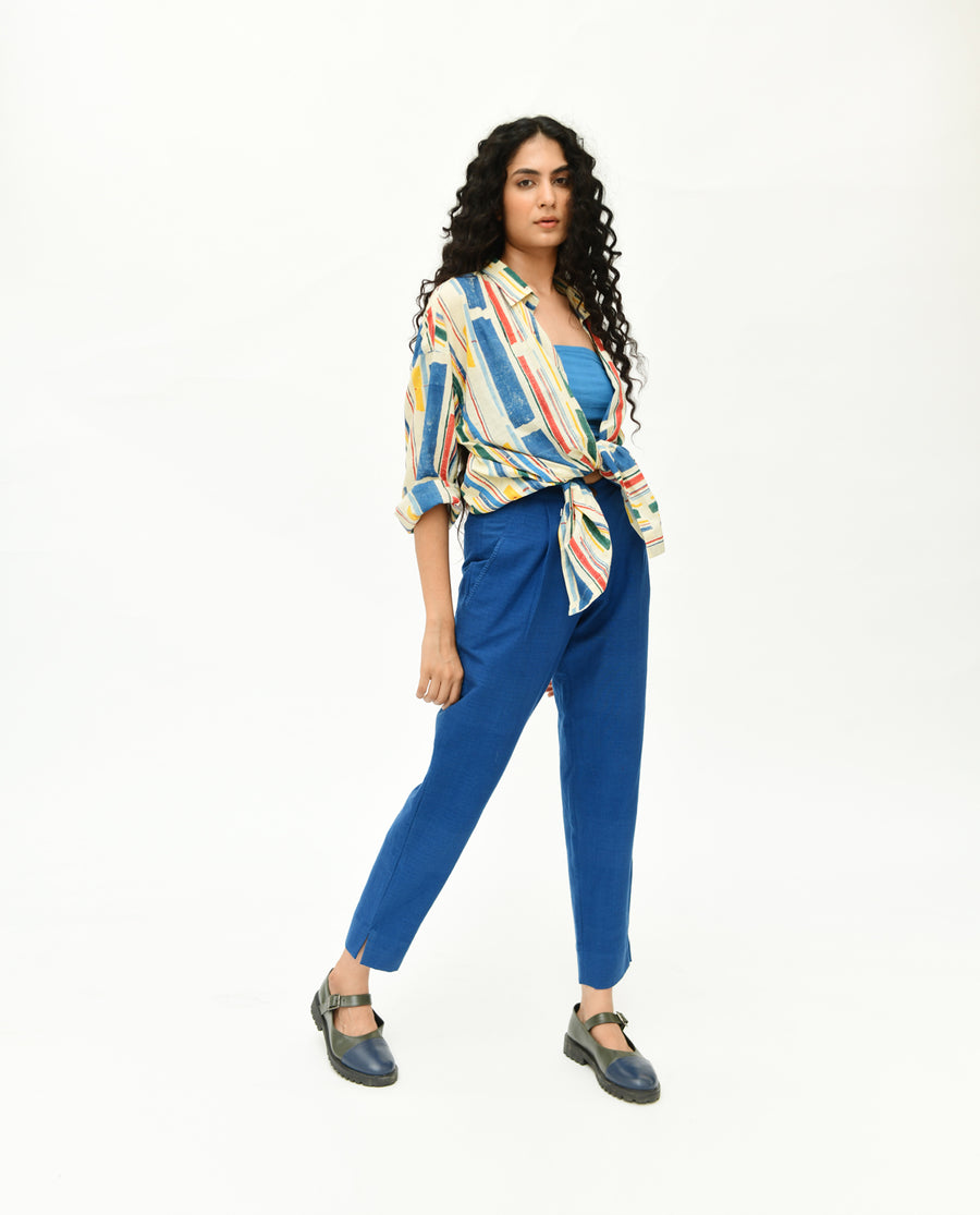 Knotted shirt style