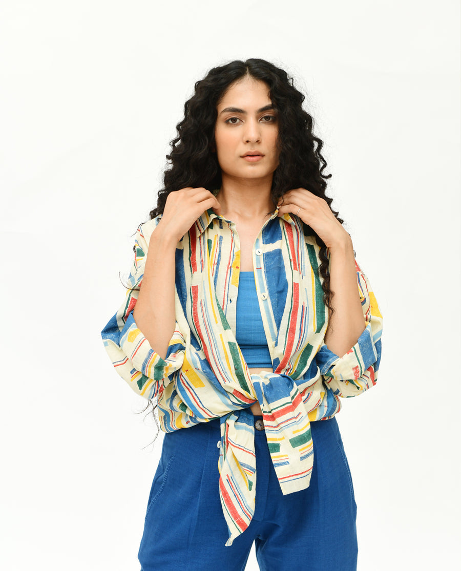 Knotted shirt style