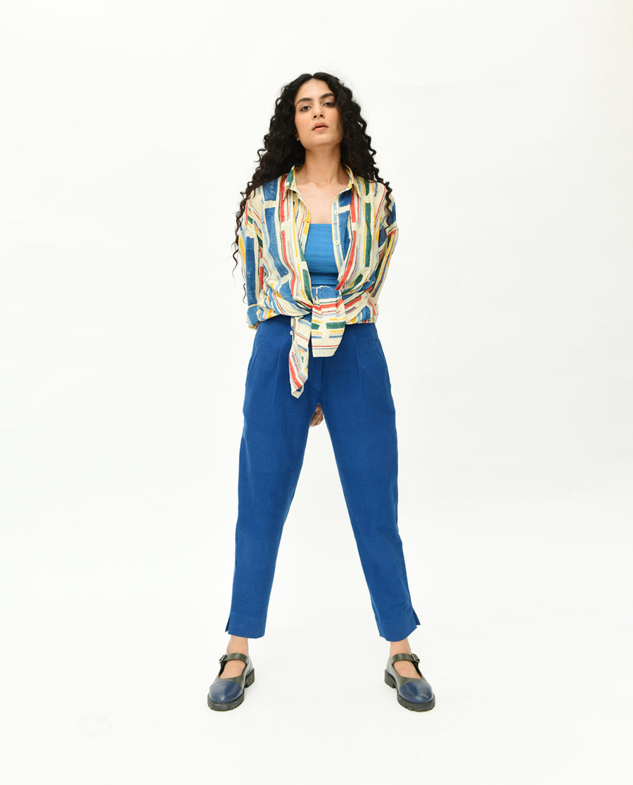 Knotted shirt style