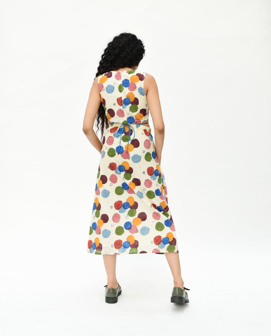 Void side space dress