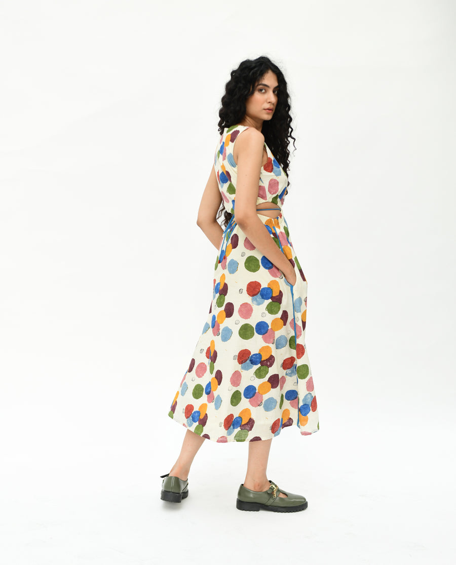Void side space dress